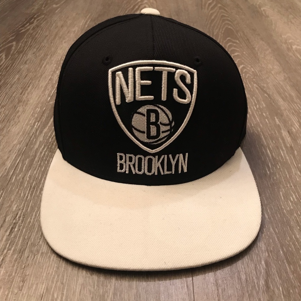 Brooklyn Nets Mitchell & Ness Big Logo Brim Snapback Hat Adult OSFA